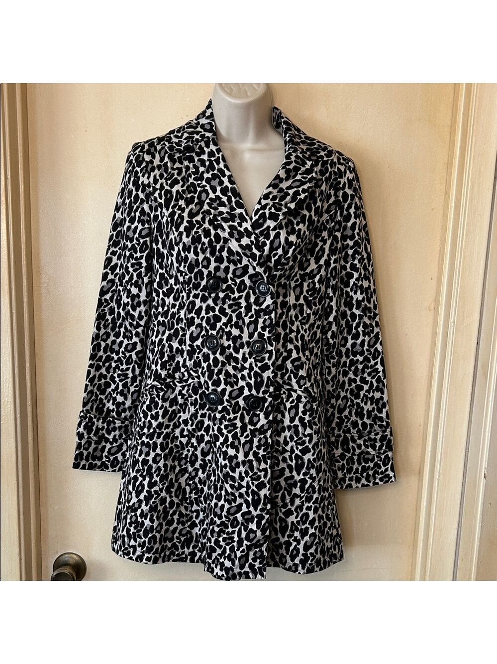 Forever 21 Black Gray and White Animal Print Trench Coat size S